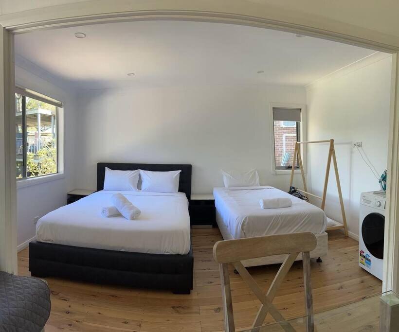 House Unit In Dundas Valley